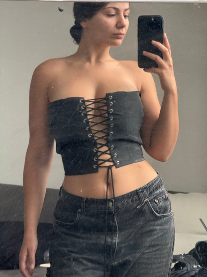 lace up
